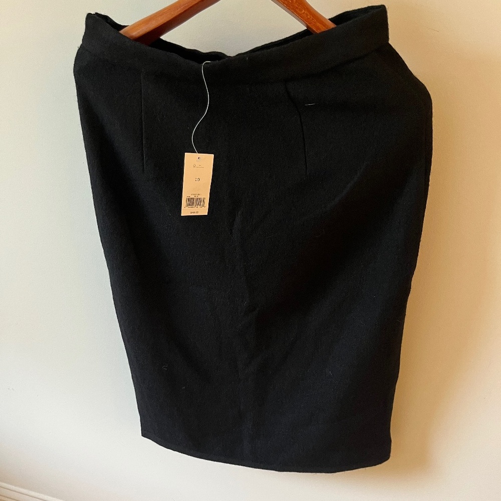 Elegant Banana Republic Women’s Pencil Skirt with Side Zipper for Winter Wear